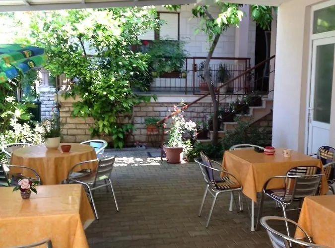 Penzion In With Balcony, Air Conditioning, Wifi 5188-5