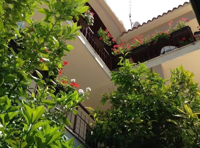 Penzion In With Balcony, Air Conditioning, Wifi 5188-5